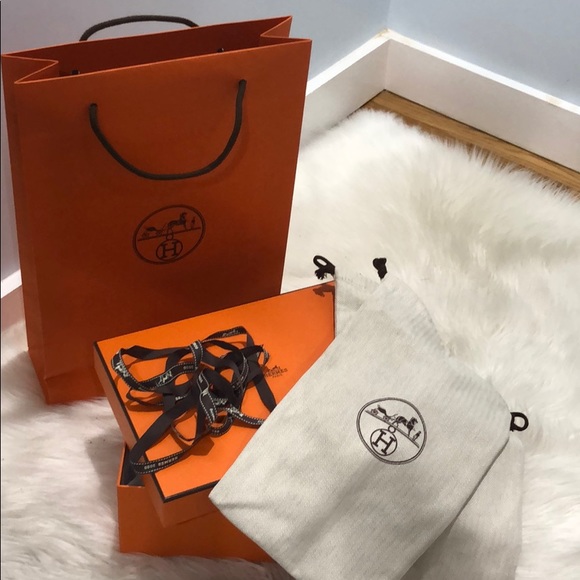 100% Auth HERMES GIFT BOX w/ 2 DUST BAG & Ribbon - Picture 3 of 16